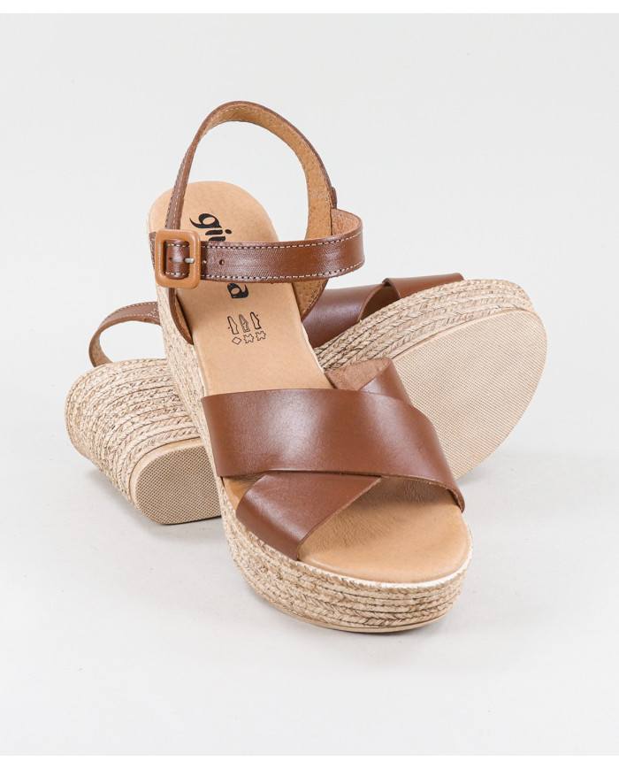 Ladies Sandals in Cunha with Cross Strips