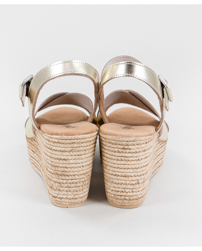 Ladies Sandals in Cunha with Cross Strips