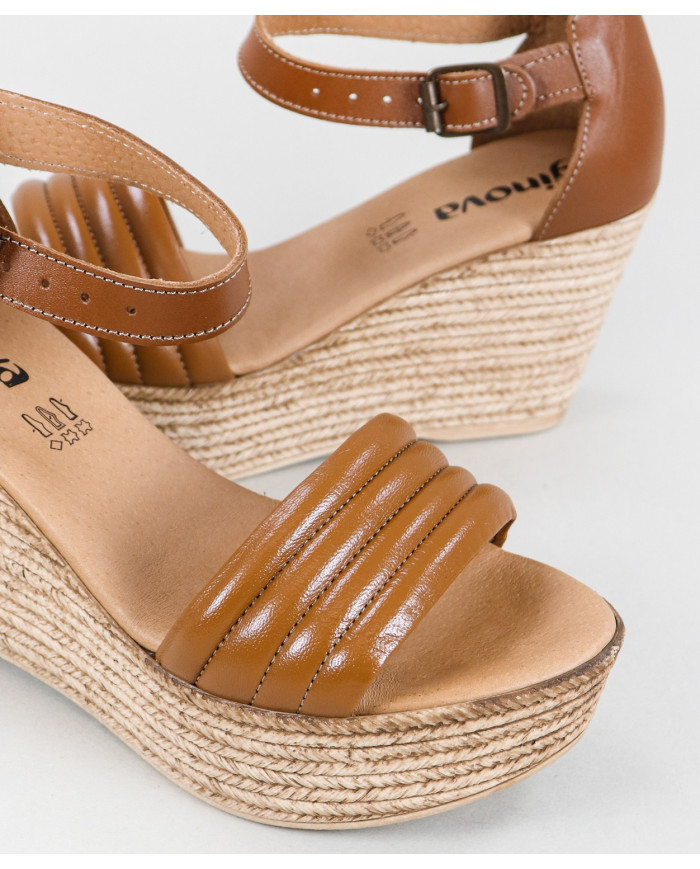 Ladies Sandals in Cunha with Strip Pillow