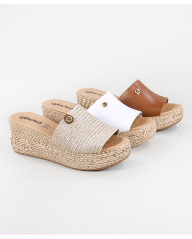 Ladies Slippers in Practical Wedge