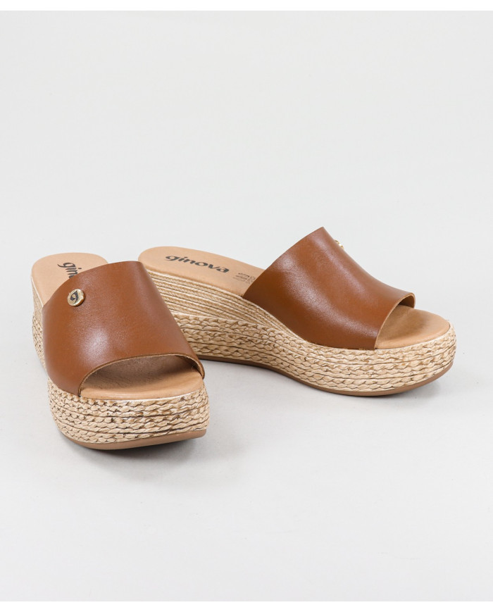 Ladies Slippers in Practical Wedge