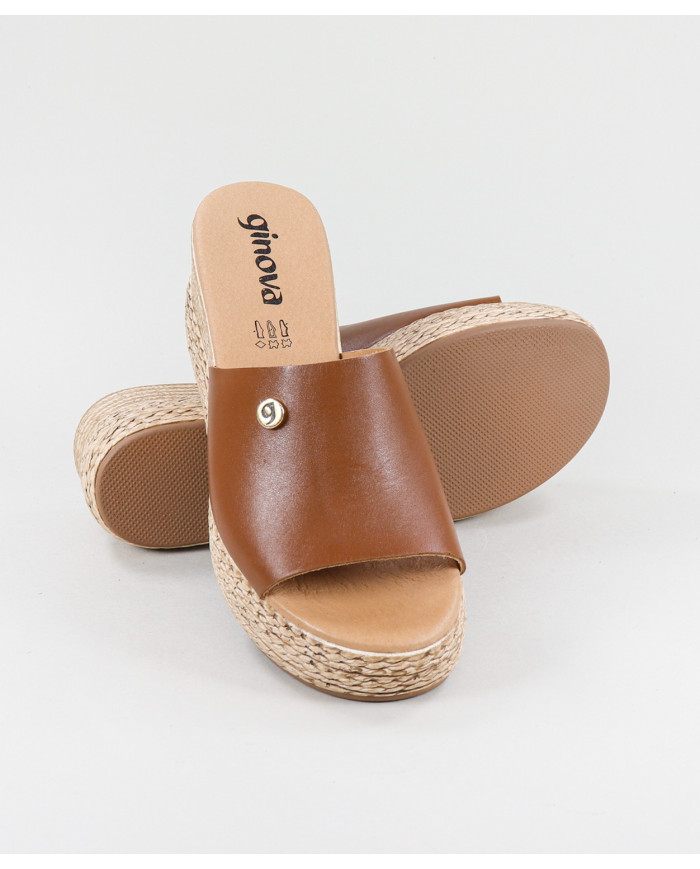 Ladies Slippers in Practical Wedge