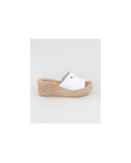 Ladies Slippers in Practical Wedge