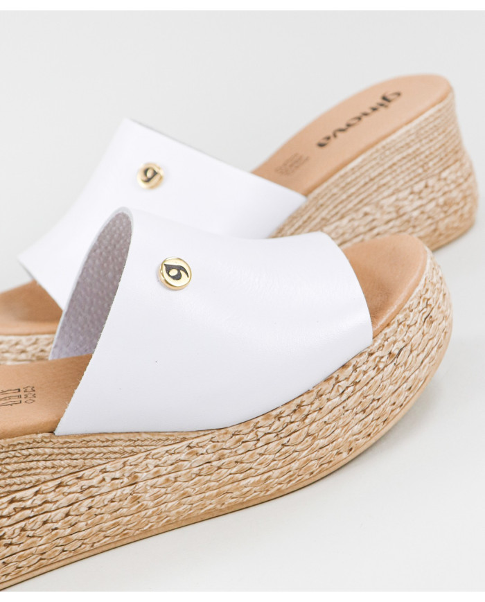 Ladies Slippers in Practical Wedge