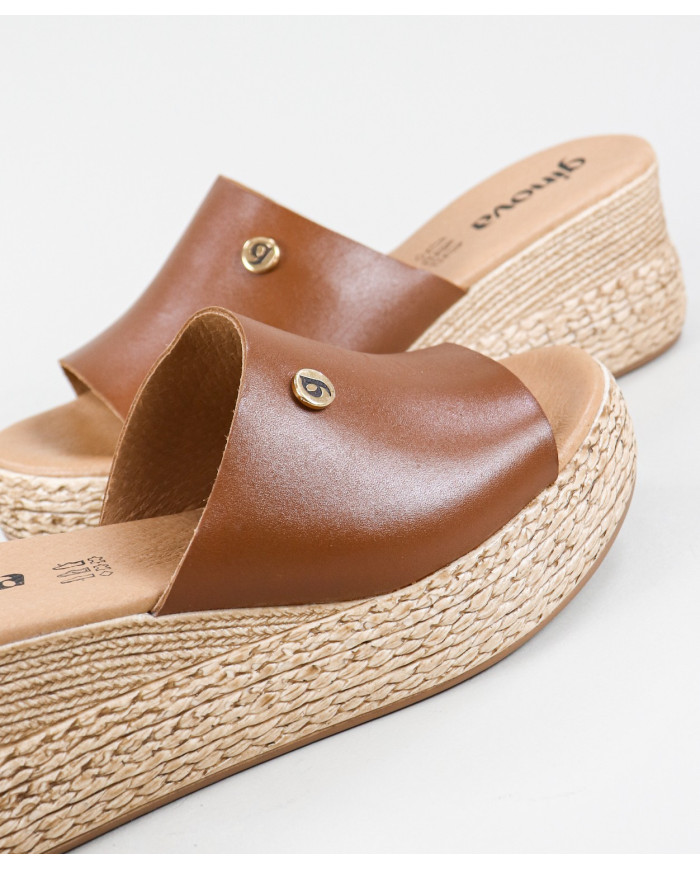 Ladies Slippers in Practical Wedge