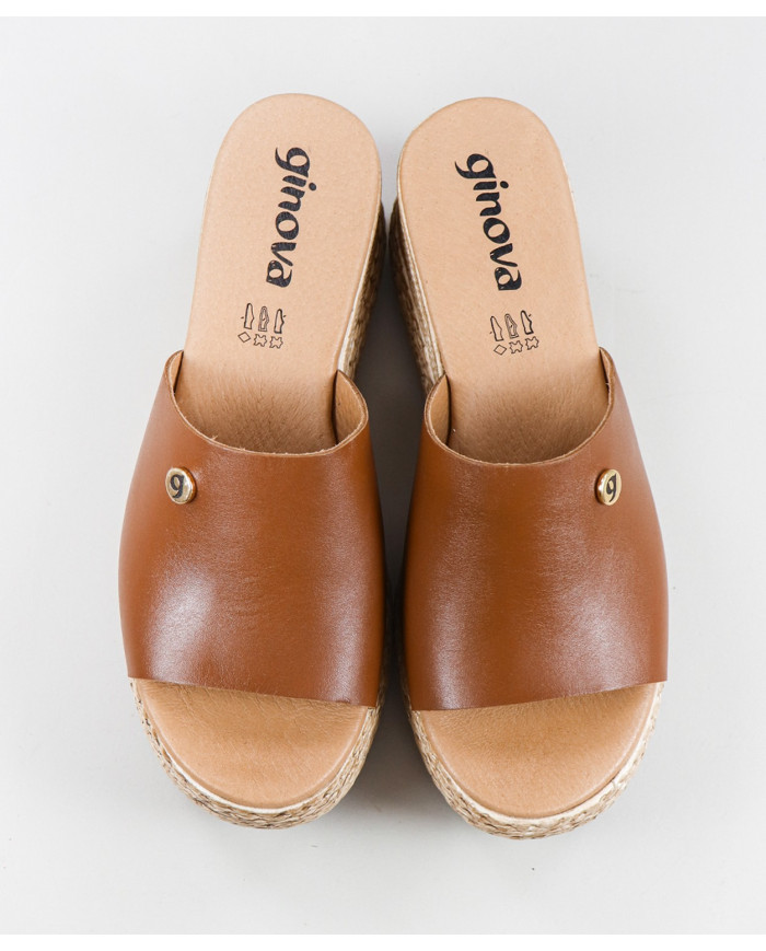 Ladies Slippers in Practical Wedge