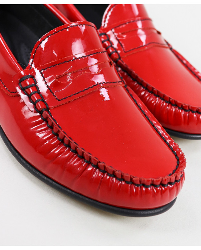 Mocasines de Mujer Ginova con Acabado Barnizado
