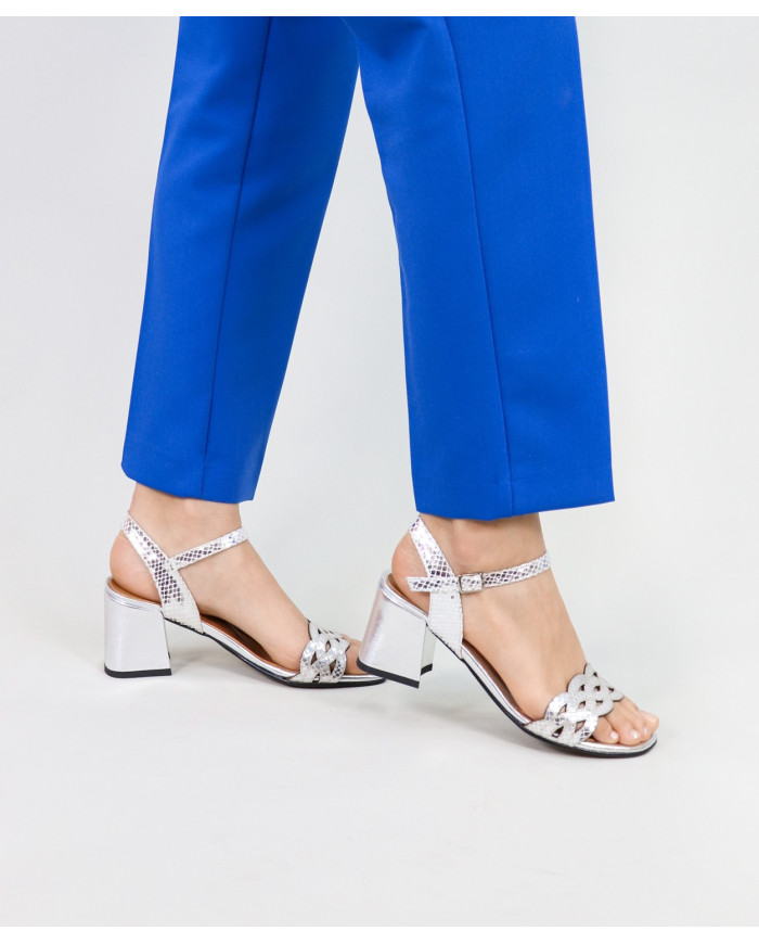 Sandals by Senhora Ginova with Tira Decorated