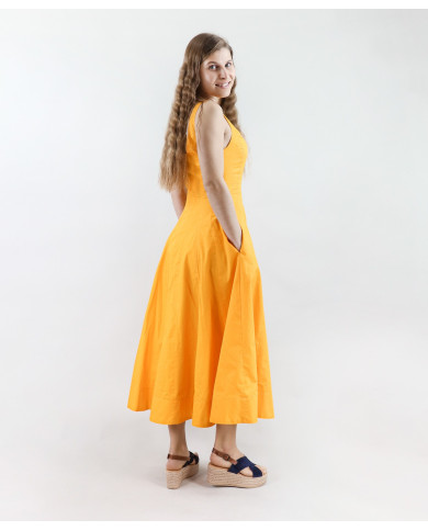 Sandálias de Senhora em Cunha com Tiras Cruzadas