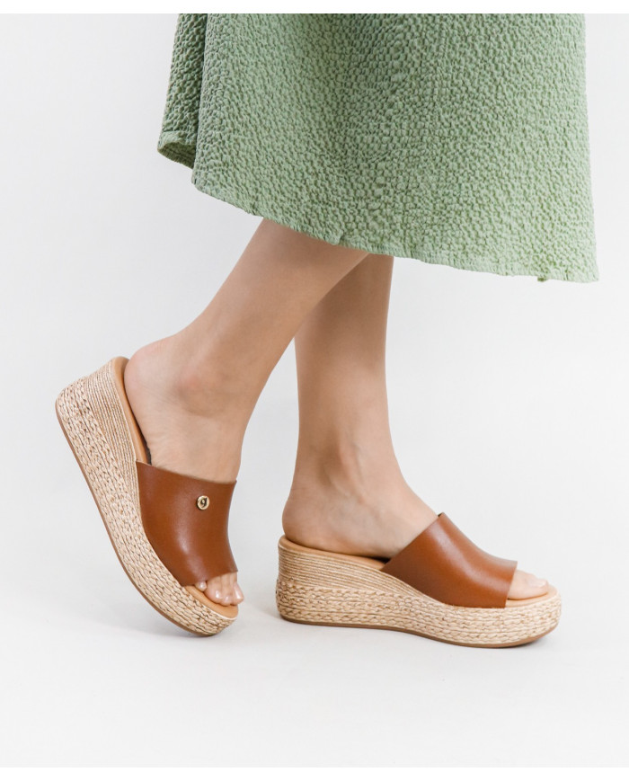 Ladies Slippers in Practical Wedge