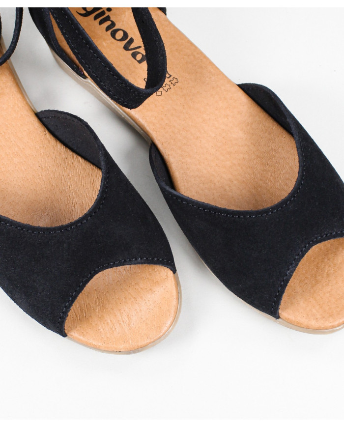 Lady Ginova sandals with Adjusting Strip