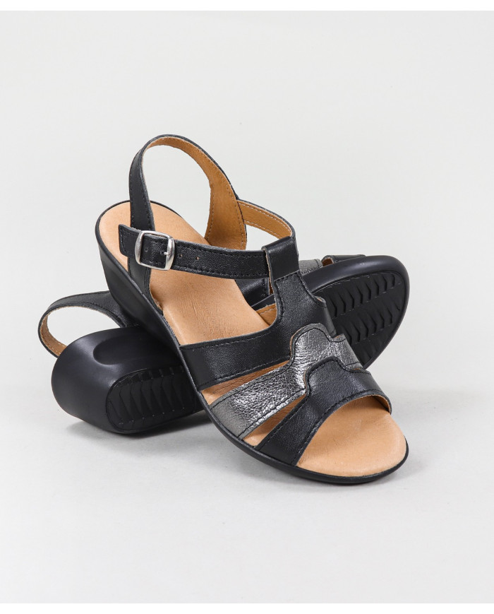 Sandals by Senhora Ginova in Cunha