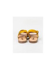 Sandalias bajas de damas con Tachas