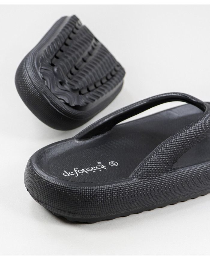 Slippers From Fonseca Black Capri AND