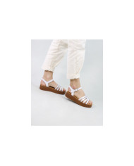 Sandals by Mrs. Ginova de Tiras Finas to the Front