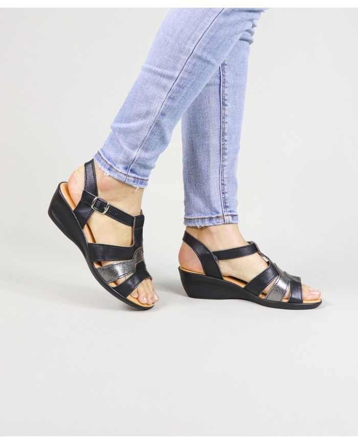 Sandals by Senhora Ginova in Cunha