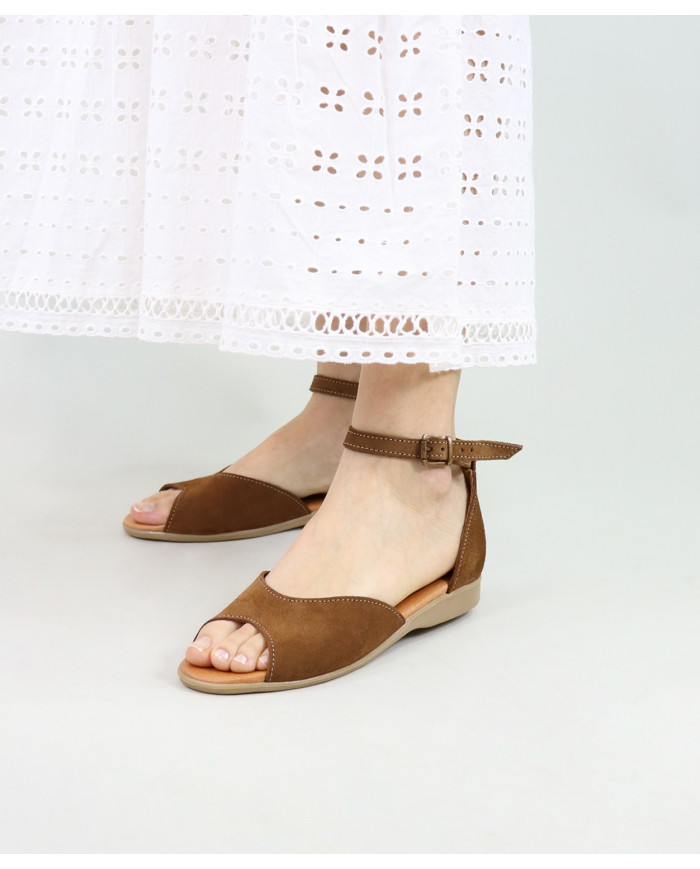 Lady Ginova sandals with Adjusting Strip