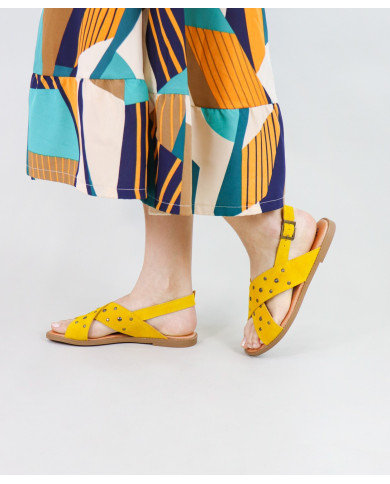 Sandalias bajas de damas con Tachas