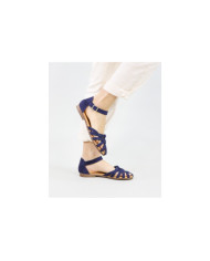Lady Ginova Sandals with Cross Strips in Camurça
