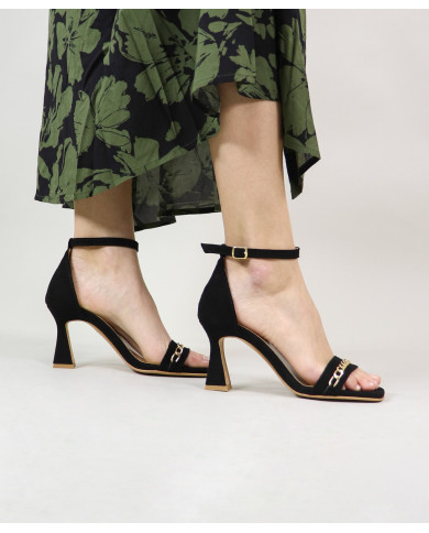 Sandals by Senhora Ginova with Tira Decorated