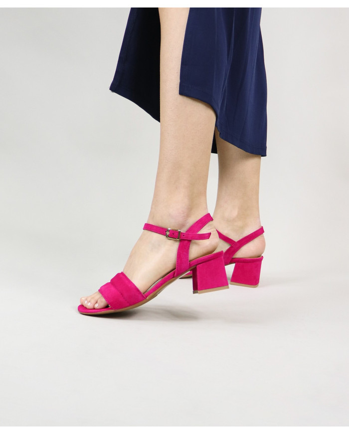 Sandals by Senhora Ginova with Tira Pillow