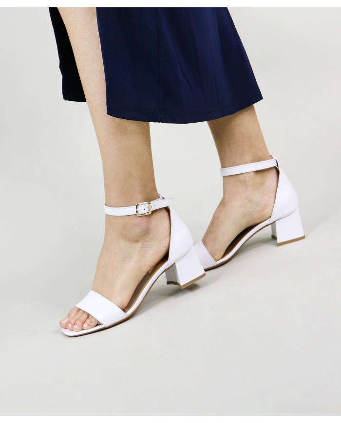 Lady Ginova Sandals with Adjustable Strip