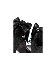 Elegant Women's Black Sandals with Laço Ginova