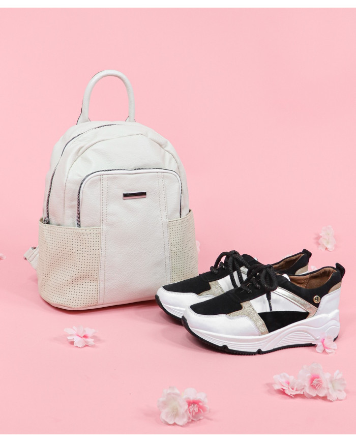 Mochila Beige de Mujer con Bolsillos Laterales