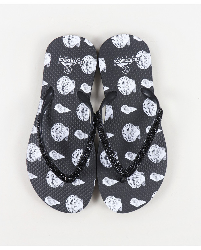 Flops DeFonseca Black Vase And