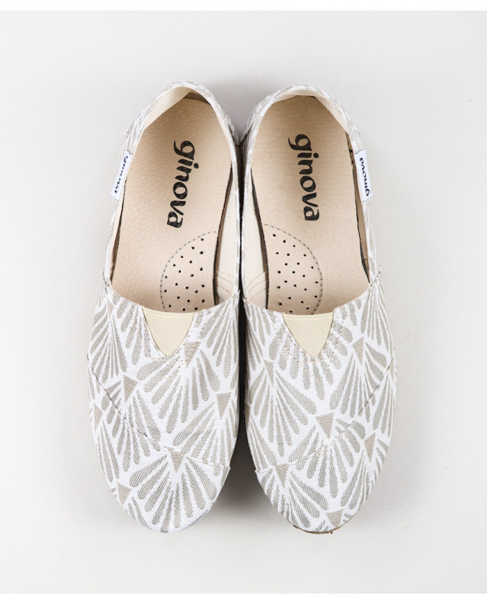 Lady Ginova clippers with Standard