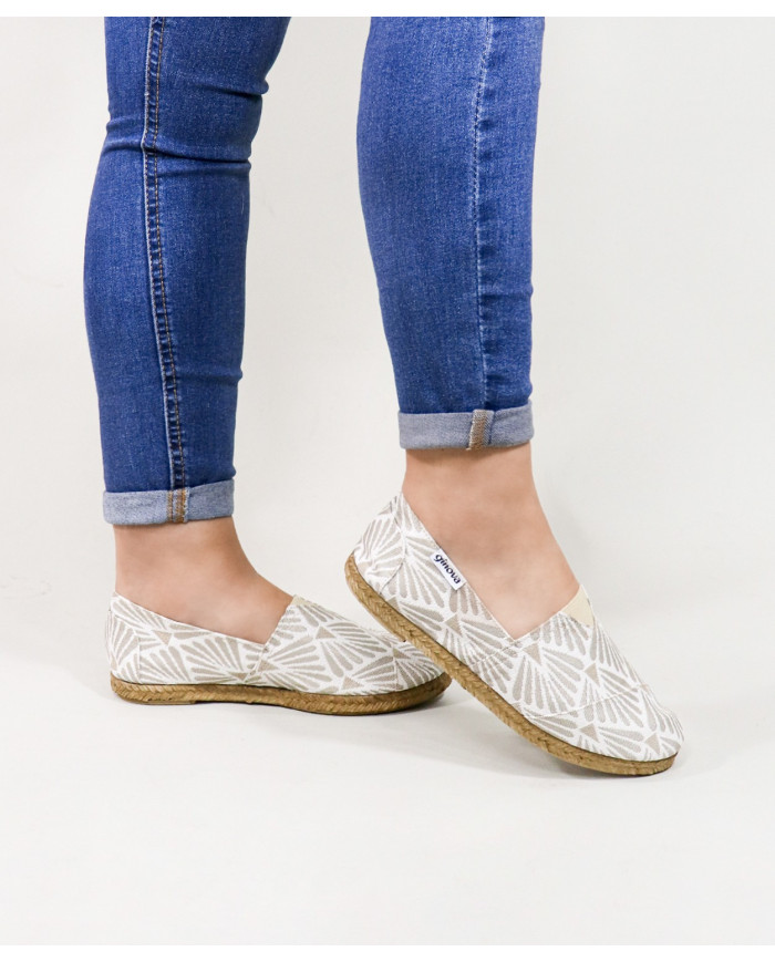 Lady Ginova clippers with Standard