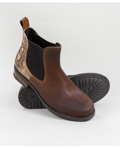 Madonna Ginova's Boots with Elastics on the Laterals