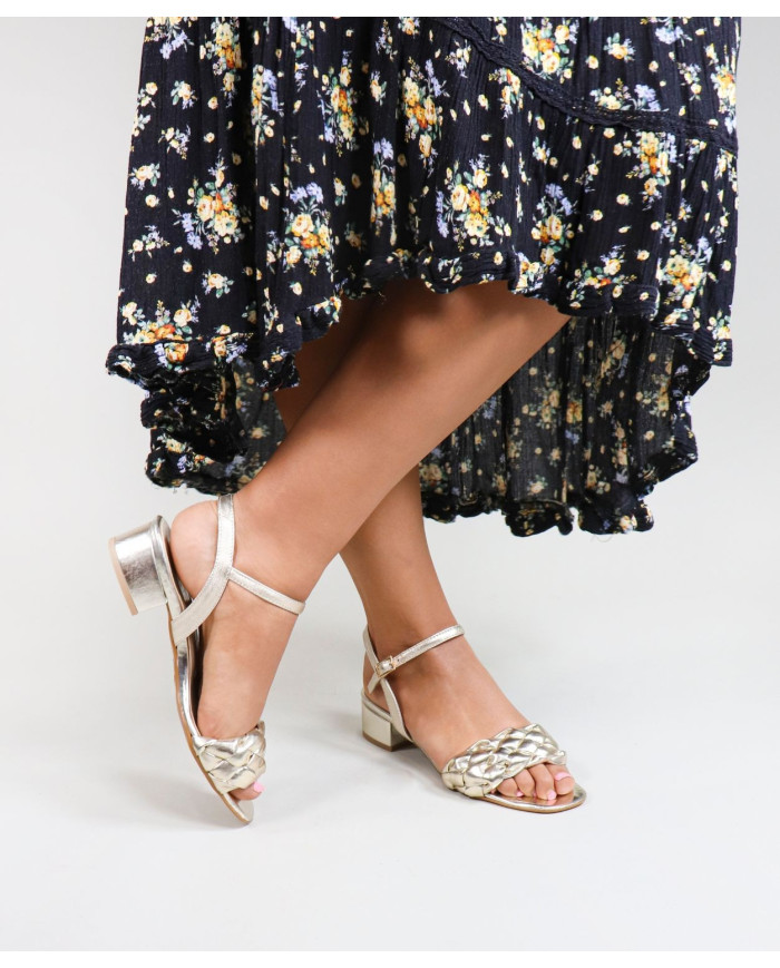 Sandals by Senhora Ginova with Tira Incoming