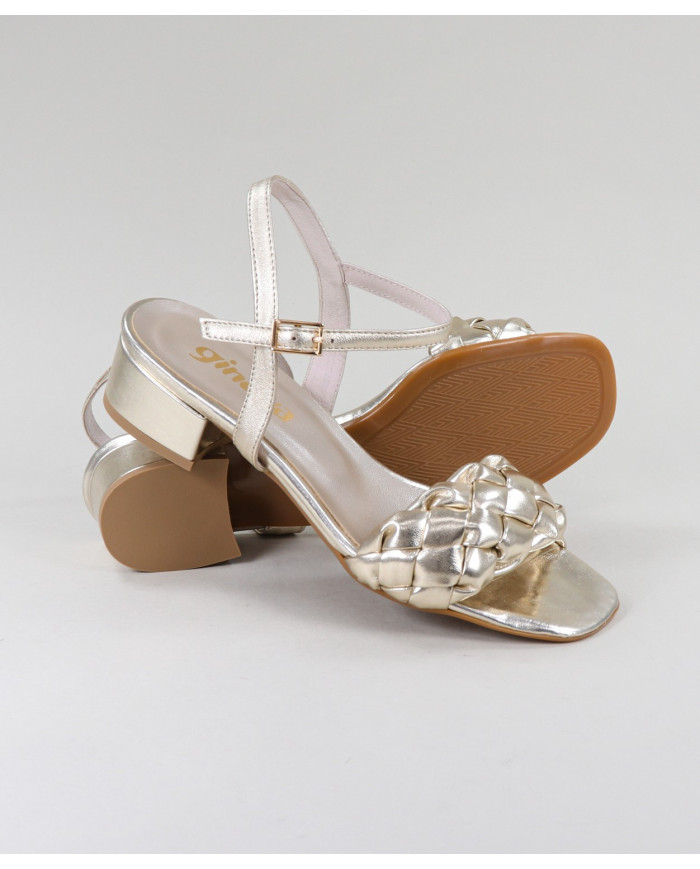 Sandals by Senhora Ginova with Tira Incoming