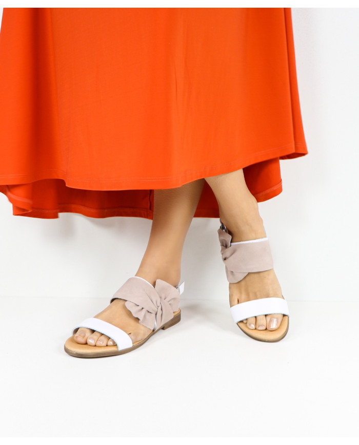 Rasas de Senhora Ginova sandals with lace