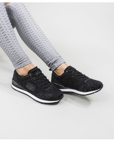 Woman's Skechers Sneakers...