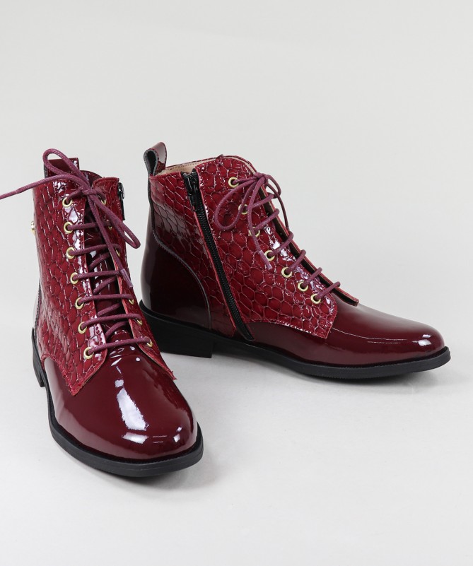 Ginova Women Varnished Boots With Laces