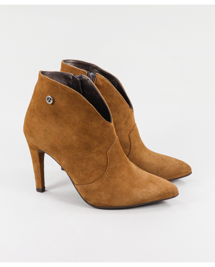 Stylish Lady Ginova Boots