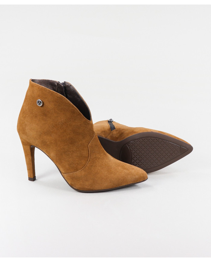 Stylish Lady Ginova Boots