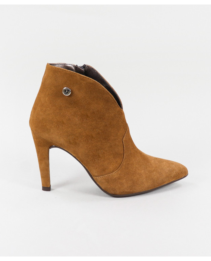 Stylish Lady Ginova Boots