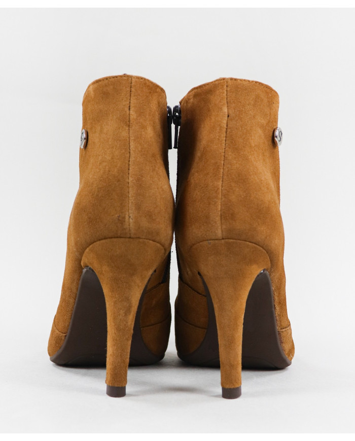 Stylish Lady Ginova Boots