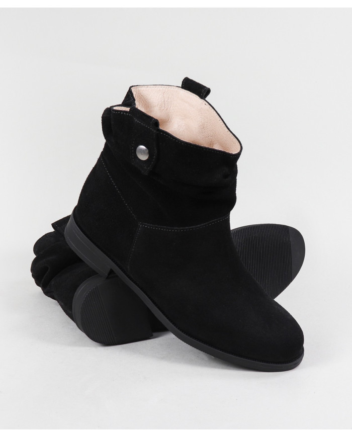 Botas de la Srta. Ginova con Hija en los Laterales