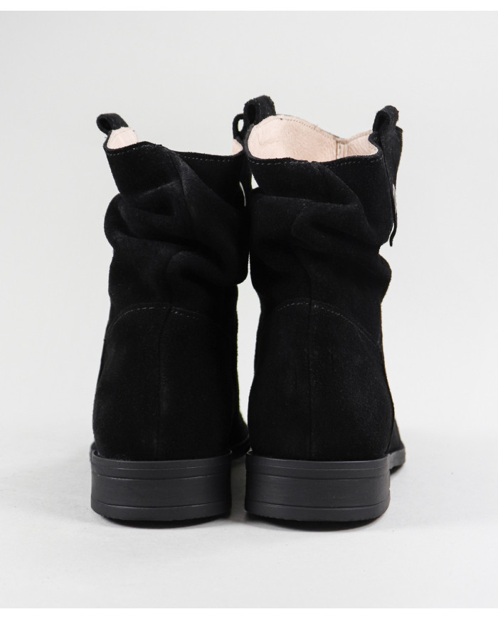 Botas de la Srta. Ginova con Hija en los Laterales