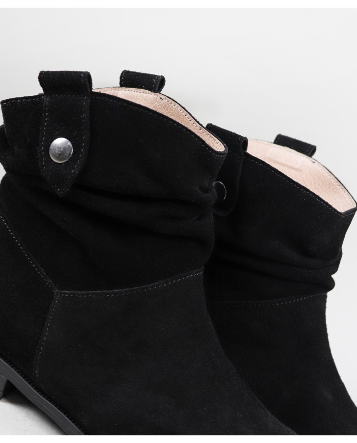 Botas de la Srta. Ginova con Hija en los Laterales