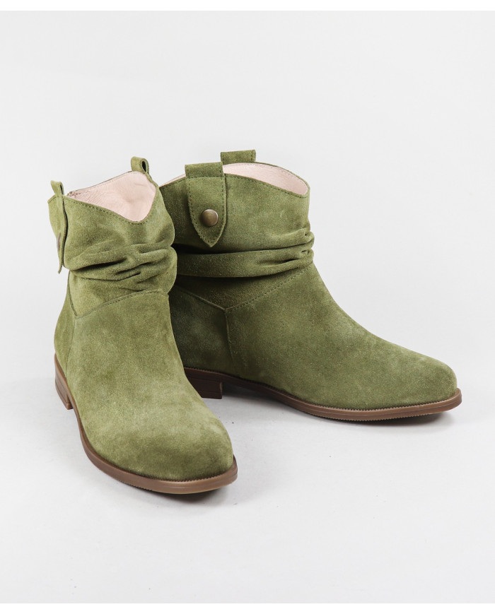 Botas de la Srta. Ginova con Hija en los Laterales