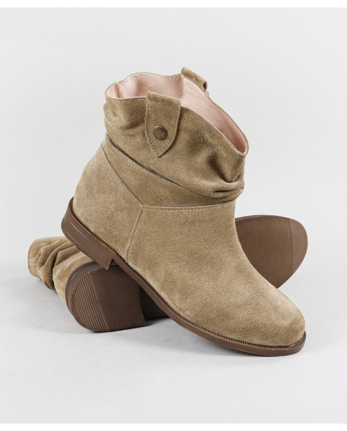 Botas de la Srta. Ginova con Hija en los Laterales