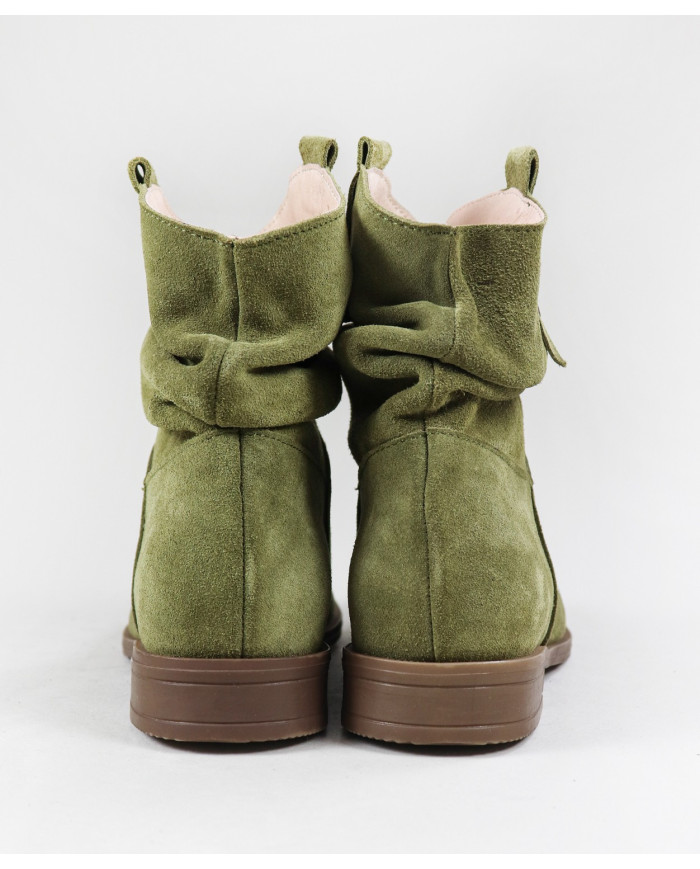 Botas de la Srta. Ginova con Hija en los Laterales