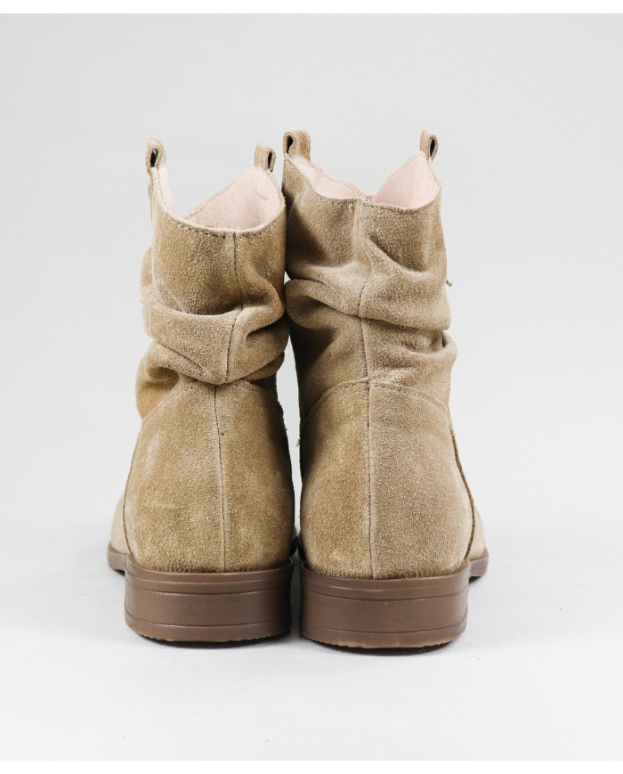 Botas de la Srta. Ginova con Hija en los Laterales