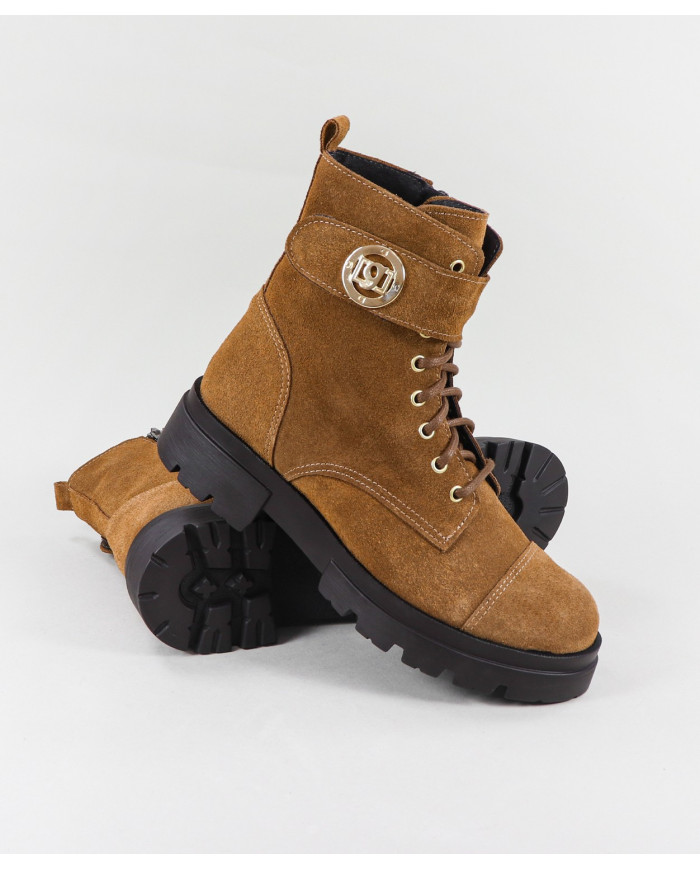 Boots of Lady Ginova Military with Fecho