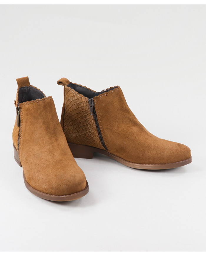 Botas de Senhora Ginova com Relevo Atrás